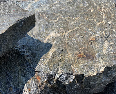 The movement in granite can reflect the movement of water frozen in time